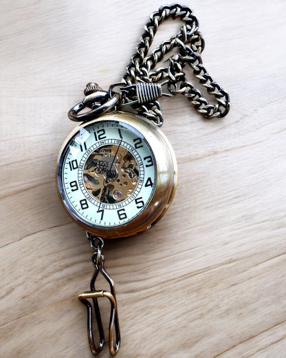 Klassische Taschenuhr "Oldtimer" - stilvolle Retro-Eleganz, personalisierbar mit Gravur als Geschenk
