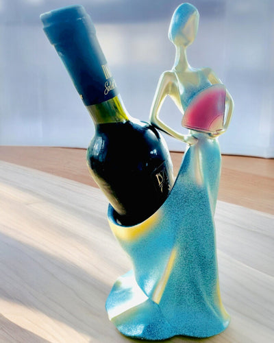 Eleganter Flaschenhalter - Damenstatue - Personalisierung mit Gravur, 2 Varianten zur Auswahl