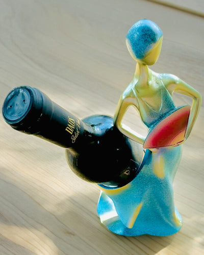 Eleganter Flaschenhalter - Damenstatue - Personalisierung mit Gravur, 2 Varianten zur Auswahl