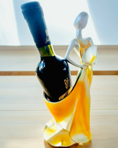 Eleganter Flaschenhalter - Damenstatue - Personalisierung mit Gravur, 2 Varianten zur Auswahl