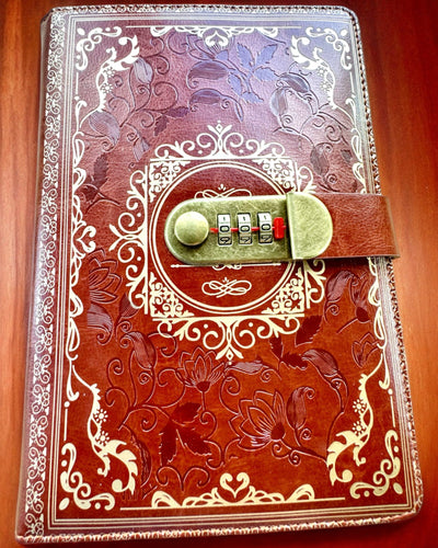 Exklusives Leder-Notizbuch "Sekretnik" A5 mit Zahlenschloss - Personalisierung mit Gravur