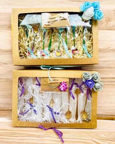 Zestaw Łyżeczek "Kwiatowa Rapsodia" - Personalisierung mit Gravur als Geschenk, 2 Varianten zur Auswahl