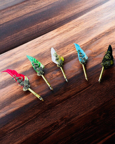 Kalligrafiefeder "Steampunk Eleganz" mit Truthahnfeder - Handgefertigt, 5 Varianten zur Auswahl, Personalisierung mit Gravur als Geschenk