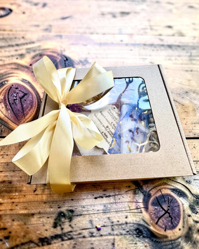 Kleiderschrank voller Reisen – Geschenkset mit Soja-Anhängern