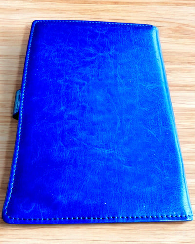 Exklusives Leder-Notizbuch "Sekretnik" A5 mit Zahlenschloss - Personalisierung mit Gravur