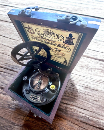 Große Holzkiste für Sextant oder Premium-Kompass "Mariner's Legacy" mit Gravurmöglichkeit