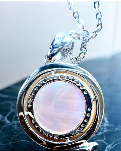 Kompass-Halskette "Sternrichtung", personalisierbar mit Gravur, 2 Farbvarianten zur Auswahl