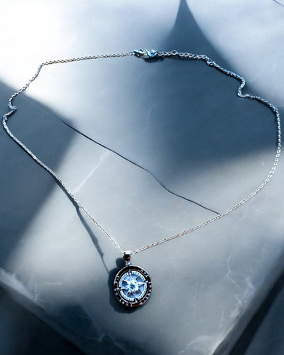 Kompass-Halskette "Sternrichtung", personalisierbar mit Gravur, 2 Farbvarianten zur Auswahl