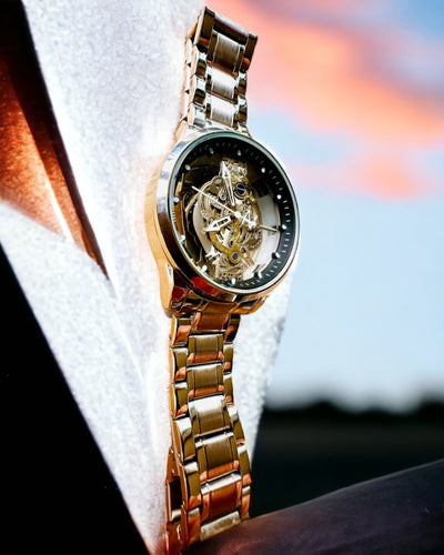 Elegante Herrenuhr KIMSDUN Prestige Transparentes Uhrwerk und Sportliche Eleganz, personalisierbar mit Gravur