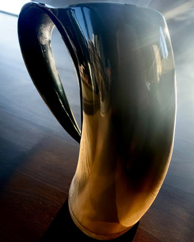 Kompakt, 350 ml, Rzeźbiony Majstersztyk-Krug mit Möglichkeit zur Personalisierung durch Gravur - 2 Farbvarianten