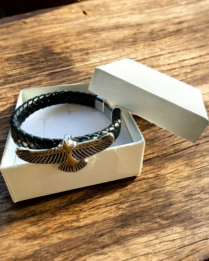 Herrenarmband „SkyRider“ – Lederstil mit Charakter - Personalisierung mit Gravur möglich