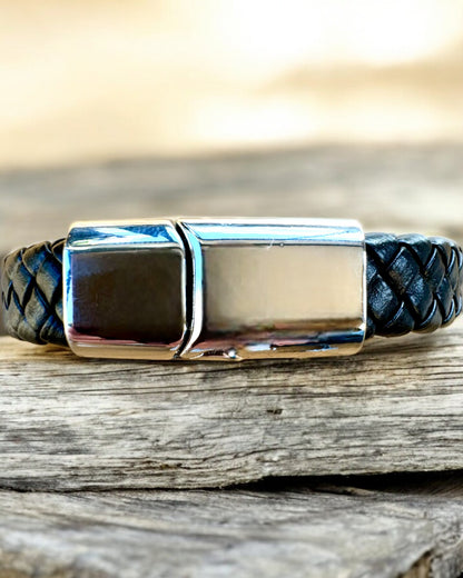 Herrenarmband „SkyRider“ – Lederstil mit Charakter - Personalisierung mit Gravur möglich