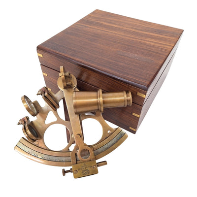 Großer Messing-Sextant in eleganter Holzkiste mit personalisierbarer Gravur