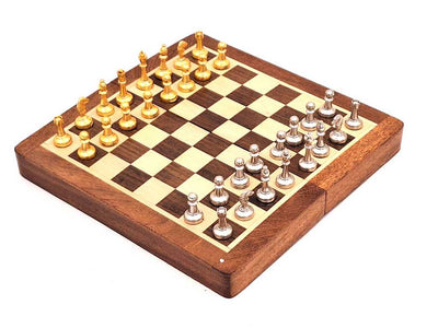 Magnetisches Messingschach in einer Holzschachtel – 157