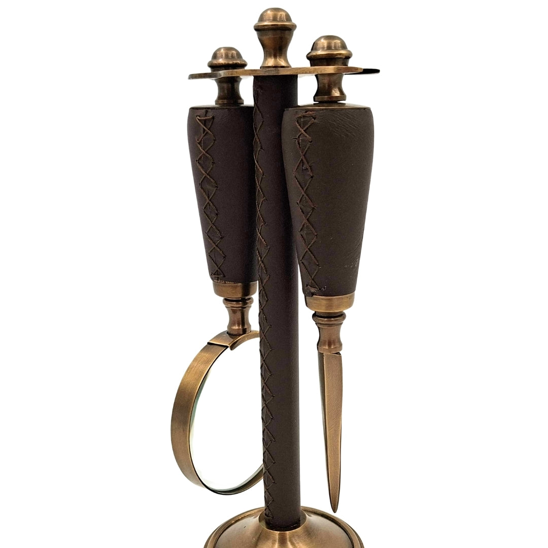 Elegantes Schreibtischset aus Messing und Leder