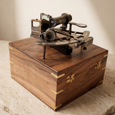 Messingsextant in Holzkasten – Replik - NC1517