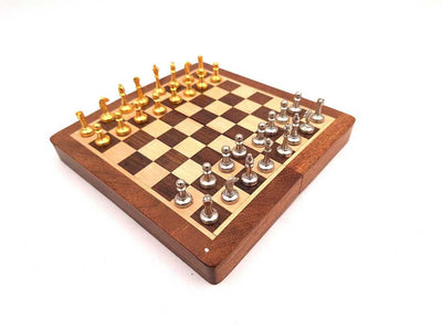 Magnetisches Messingschach in einer Holzschachtel – 157