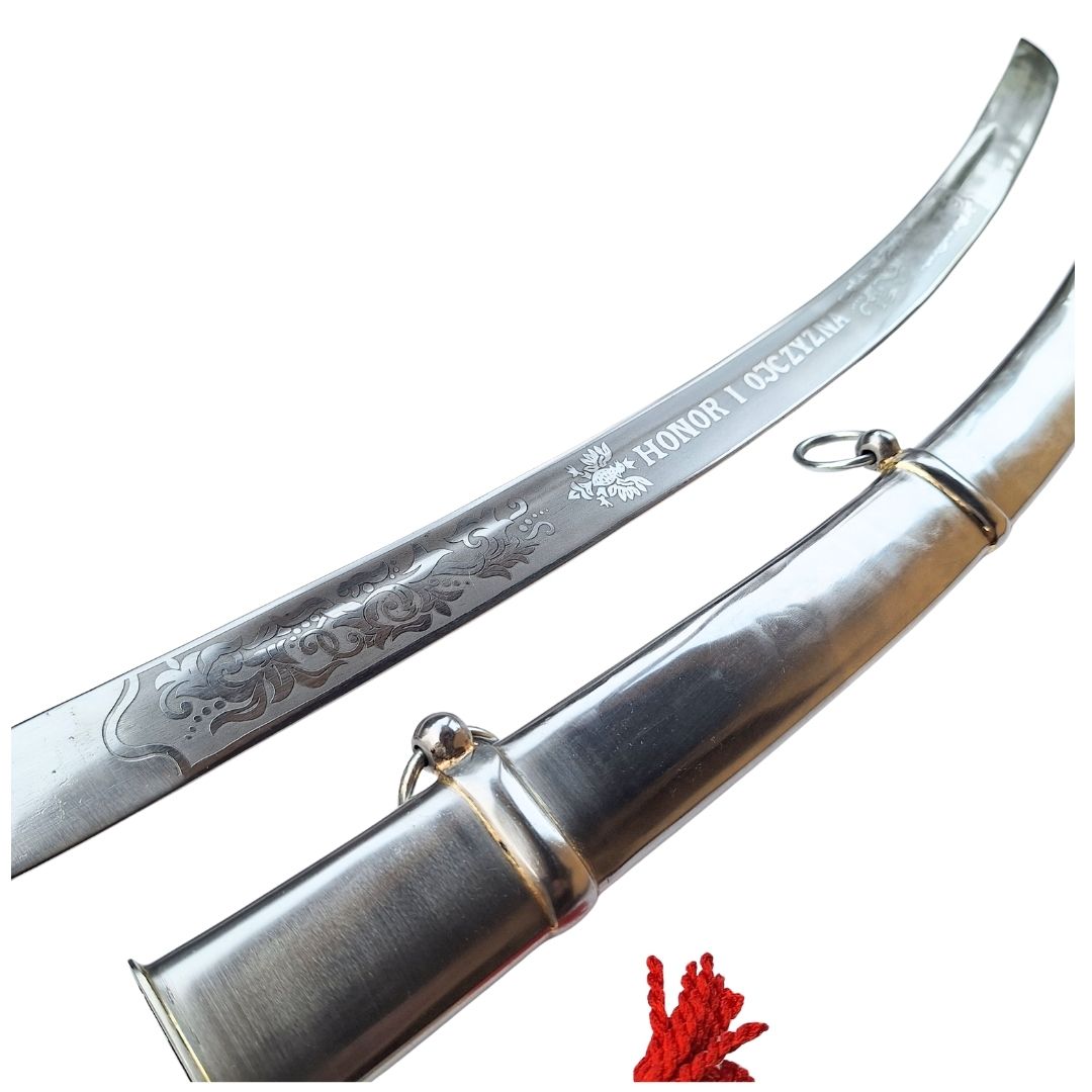 Replik des Kavalleriesäbels „Radziwiłłówka“ aus dem Jahr 1917 mit der Aufschrift „Ehre und Vaterland“ – personalisierte Gravur, elegantes Geschenk, ungehärteter Stahl, Länge 91 cm