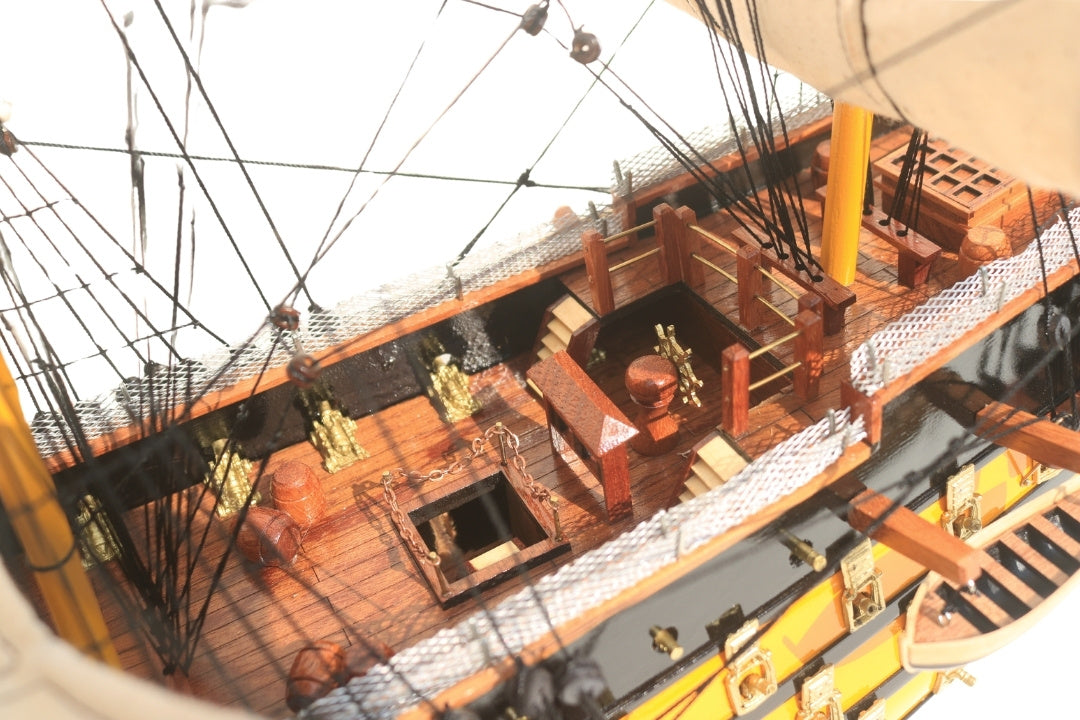Segelschiffmodell HMS Victory 80cm, montiert, mit Möglichkeit zur Personalisierung durch Gravur - exklusive Geschenkdekoration, handgefertigt aus exotischem Holz, hohe Qualität und Liebe zum Detail