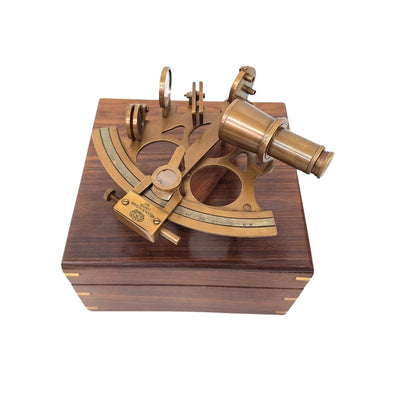 Großer Messing-Sextant in eleganter Holzkiste mit personalisierbarer Gravur