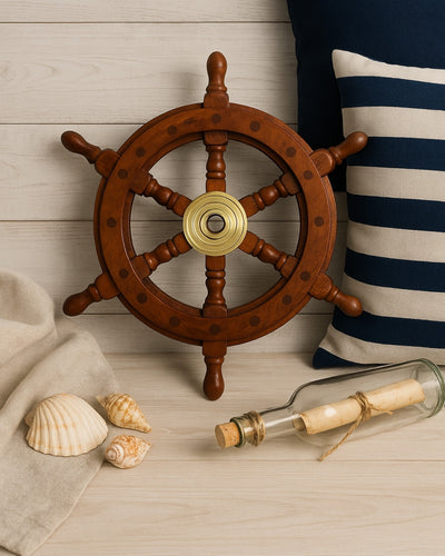 Hölzernes Steuerrad mit Messingeinsatz und Platz für einen Keil - Durchmesser 30 cm - ideales Geschenk mit Möglichkeit zur Personalisierung durch Gravur - maritimer und Retro-Stil