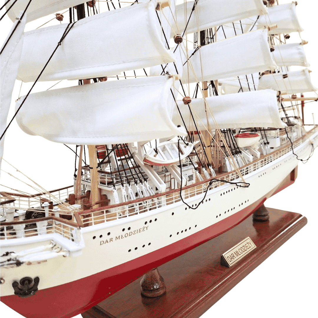 Exklusives Segelschiffmodell des Schiffs Dar Młodzieży XXL 71 cm, Möglichkeit zur Personalisierung durch Gravur