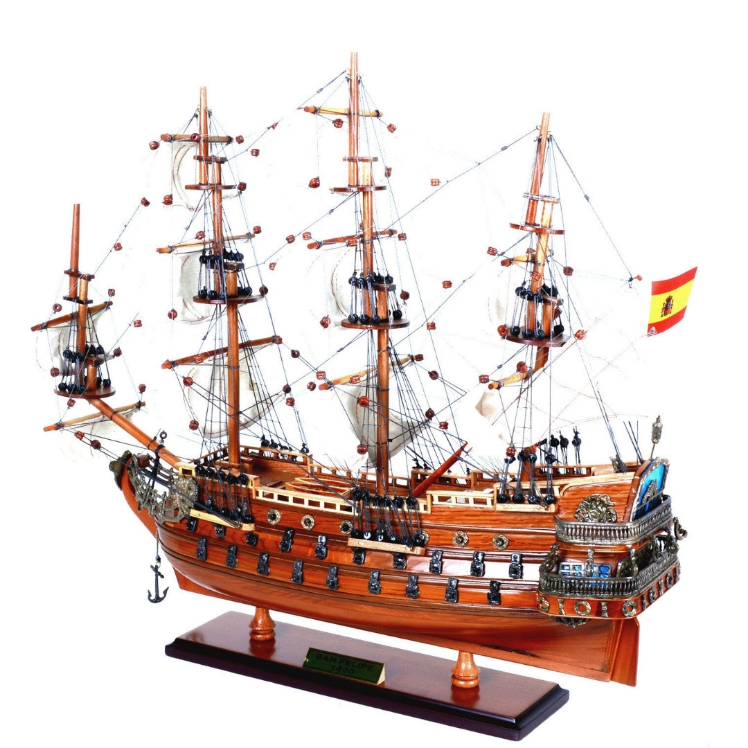 Exklusives Modell des Segelschiffs San Felipe mit gesetzten Segeln - SF45R