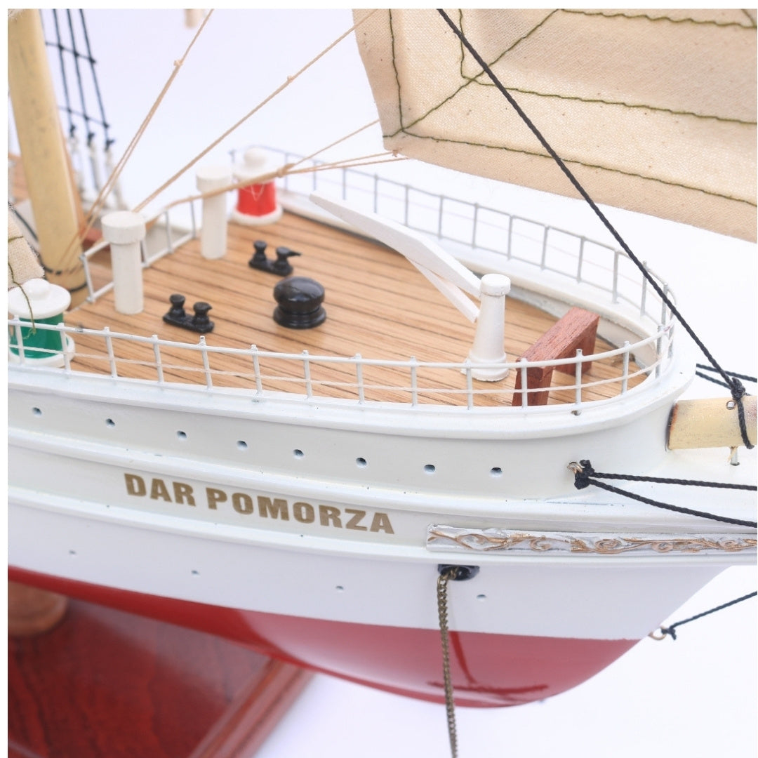 Exklusives Segelschiffmodell Dar Pomorza 82 cm mit Möglichkeit zur Personalisierung durch Gravur