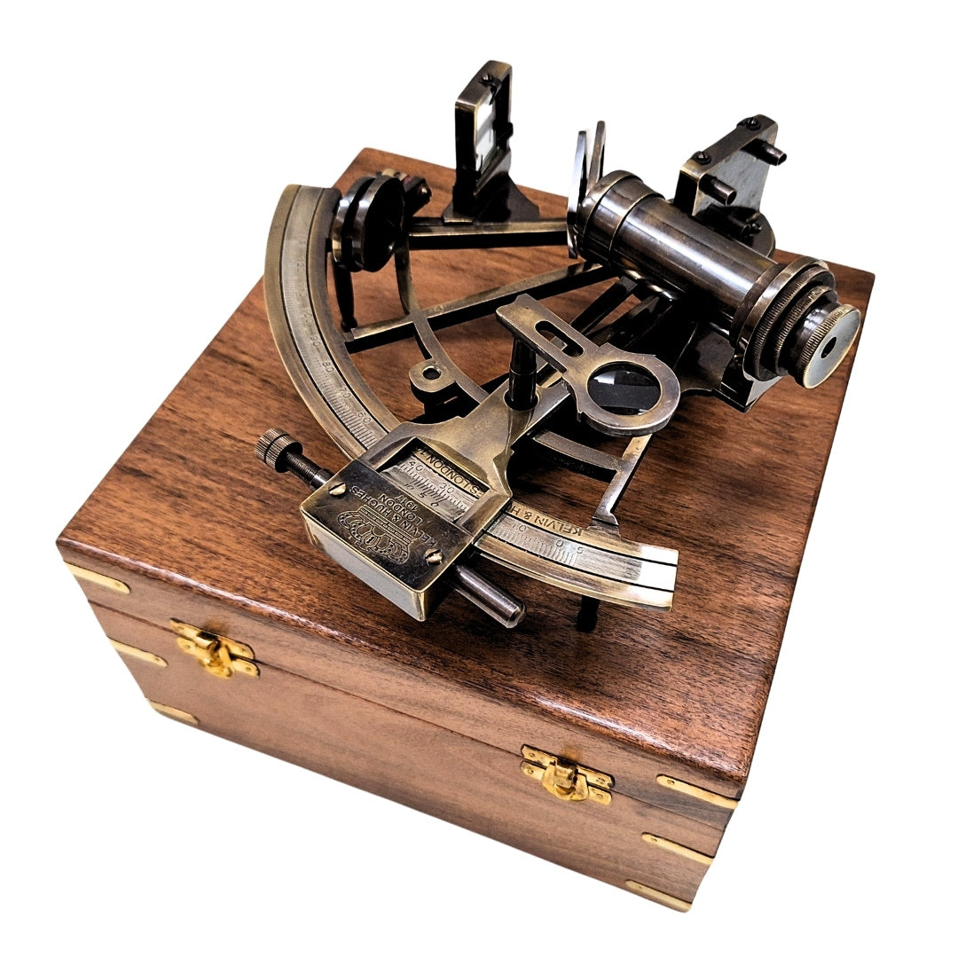 Messingsextant in Holzkasten – Replik - NC1517