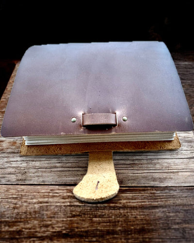 Premium-Notizbuch "RetroNotes" – Elegantes Notizbuch aus echtem Leder - 200 Seiten, 120g, Notizbuch, Skizzenbuch, Farbe Braun, Personalisierung mit Gravur