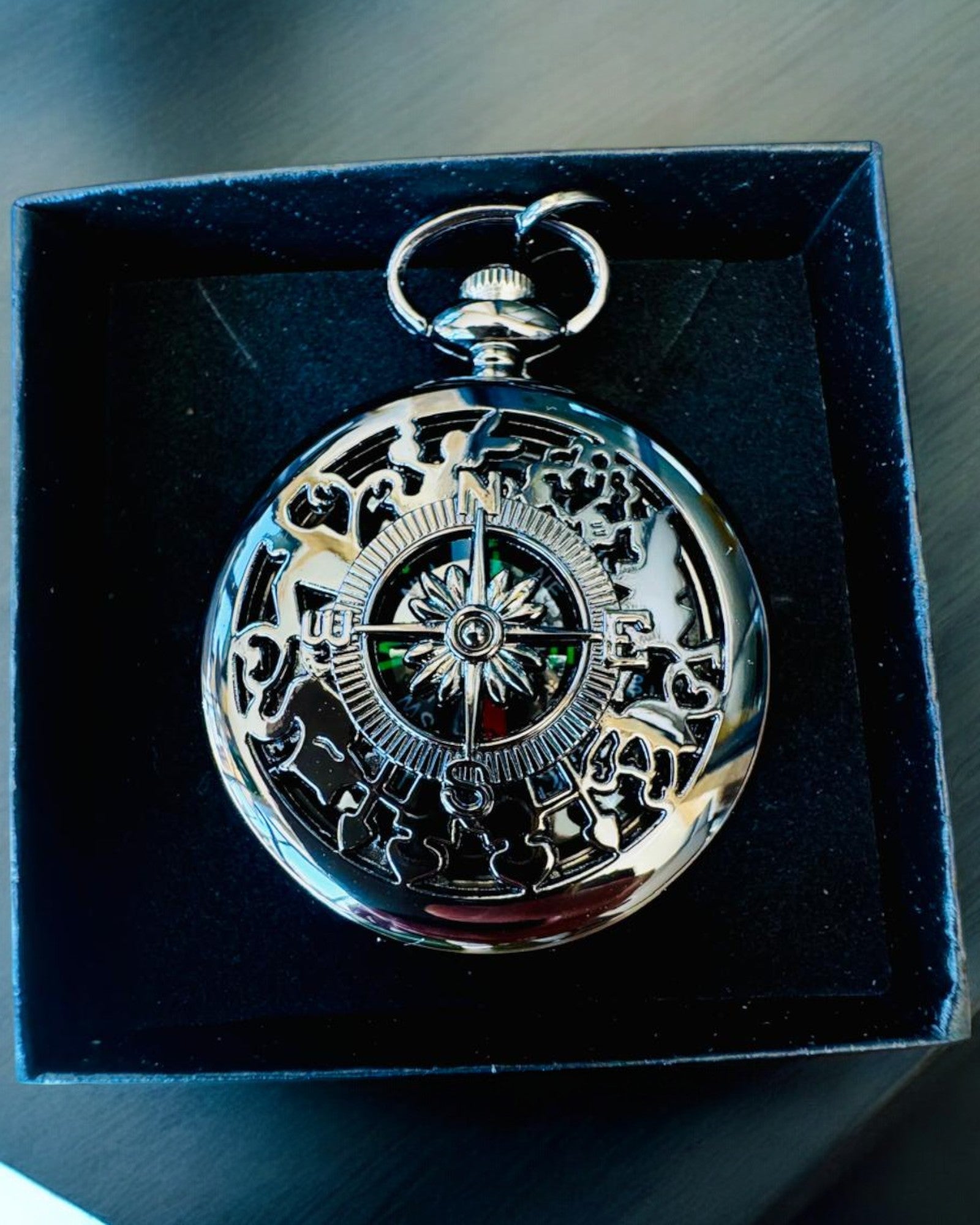 Taschenuhr-Stil Kompass "Navigator" - Farbe dunkles Metall