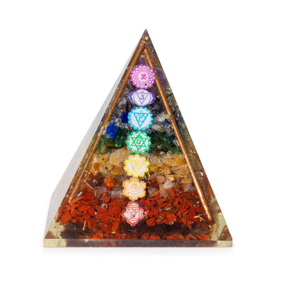 Mittlere Orgonit-Pyramide 7x6 cm mit Kupferstäben und 7 Chakra-Steinen - Mehrfarbiges Element für energetische Harmonie als Geschenk