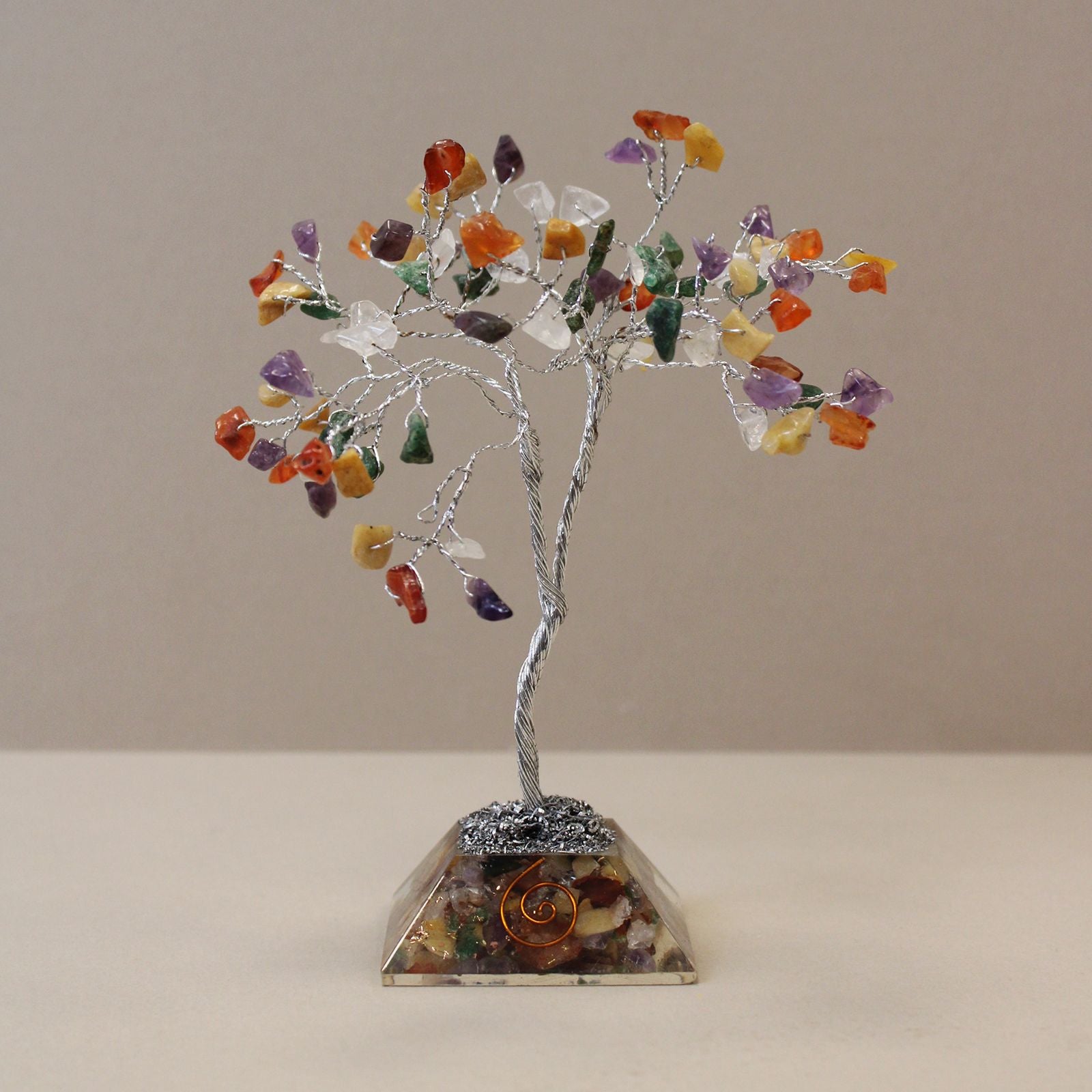 Magischer Steinbaum mit Orgonit-Basis