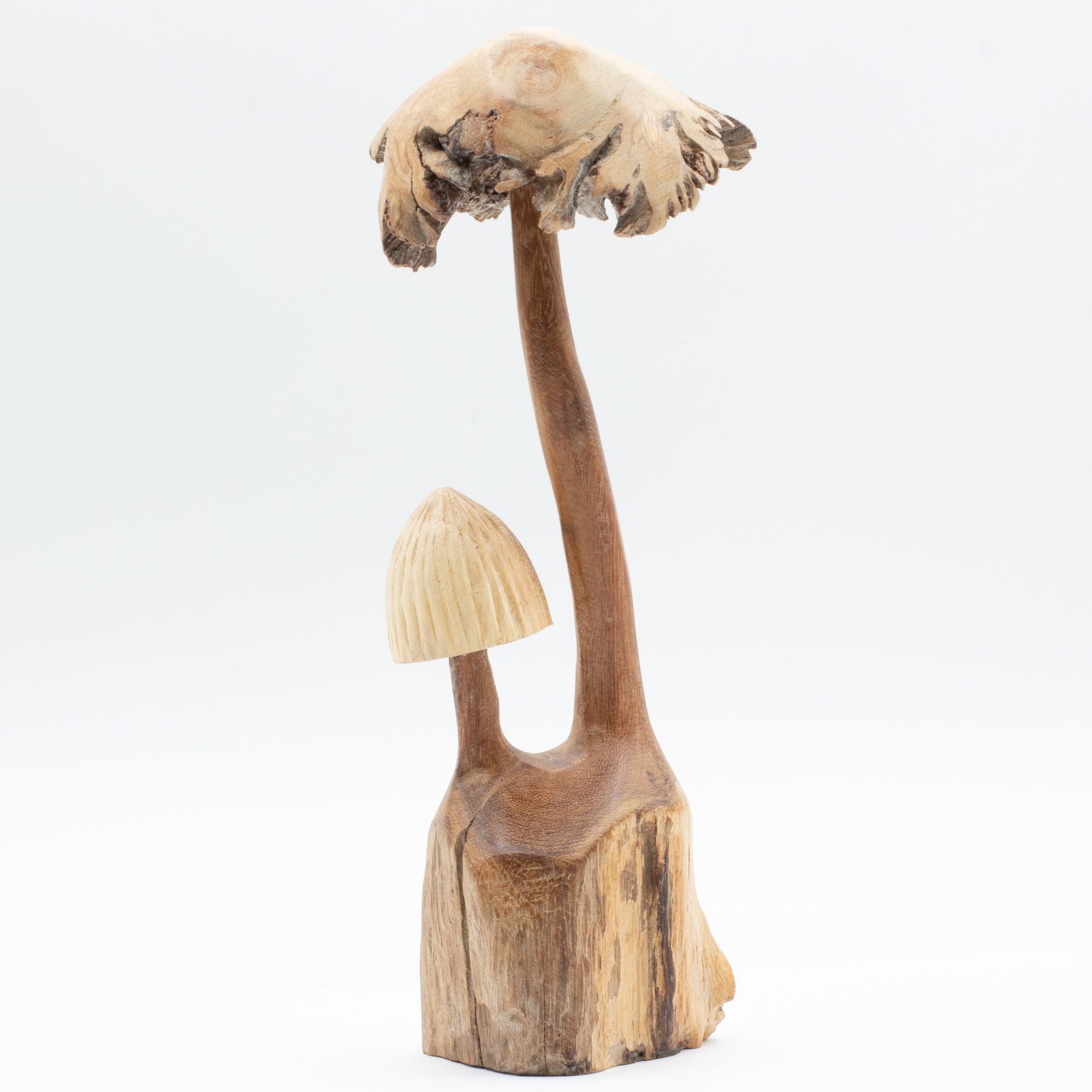 Handgefertigte Skulptur aus Parasite-Holz