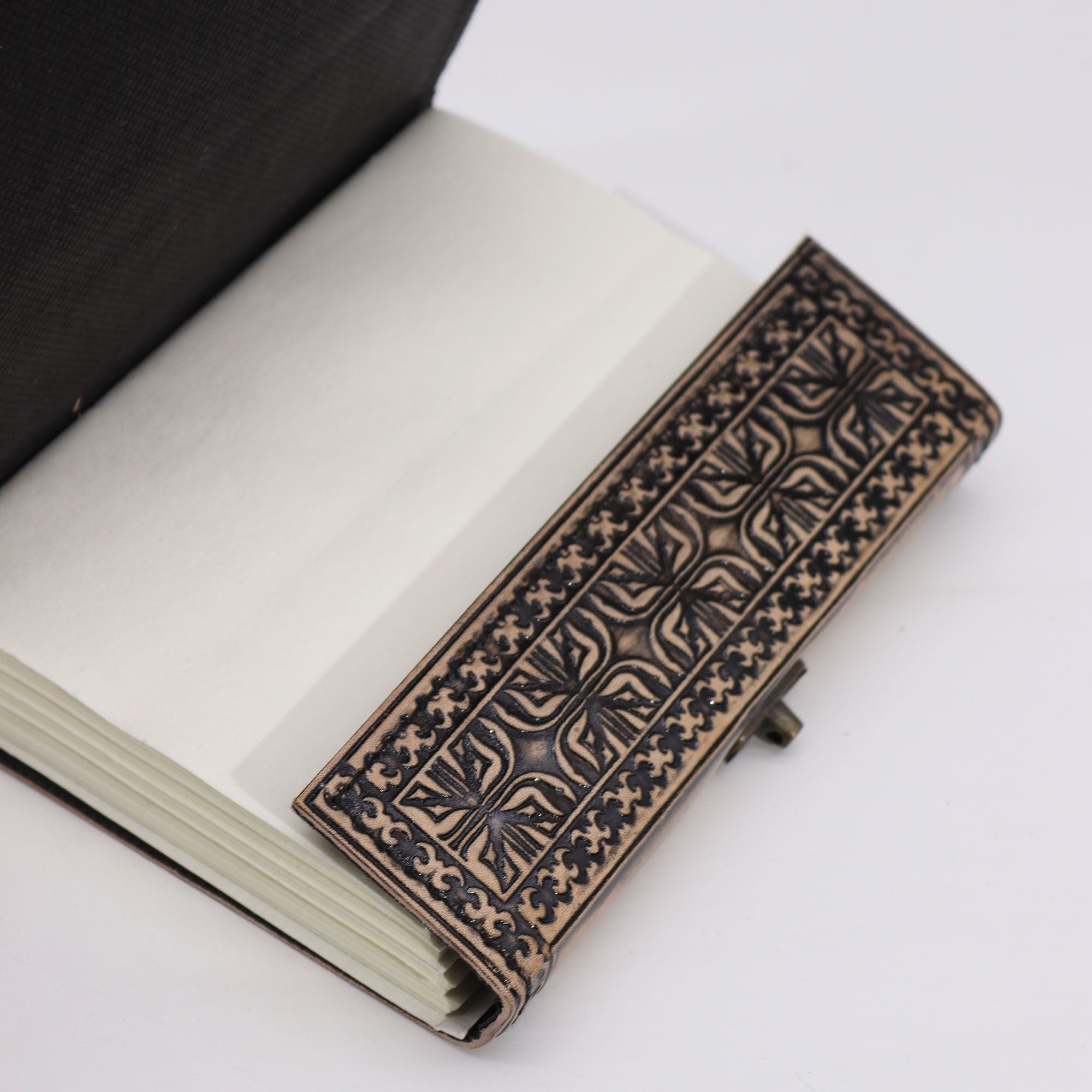Esoterisches Buddha-Notizbuch in Rot-Tan - Ledernotizbuch mit 200 Seiten, Maße 17.5x12.5x3 cm