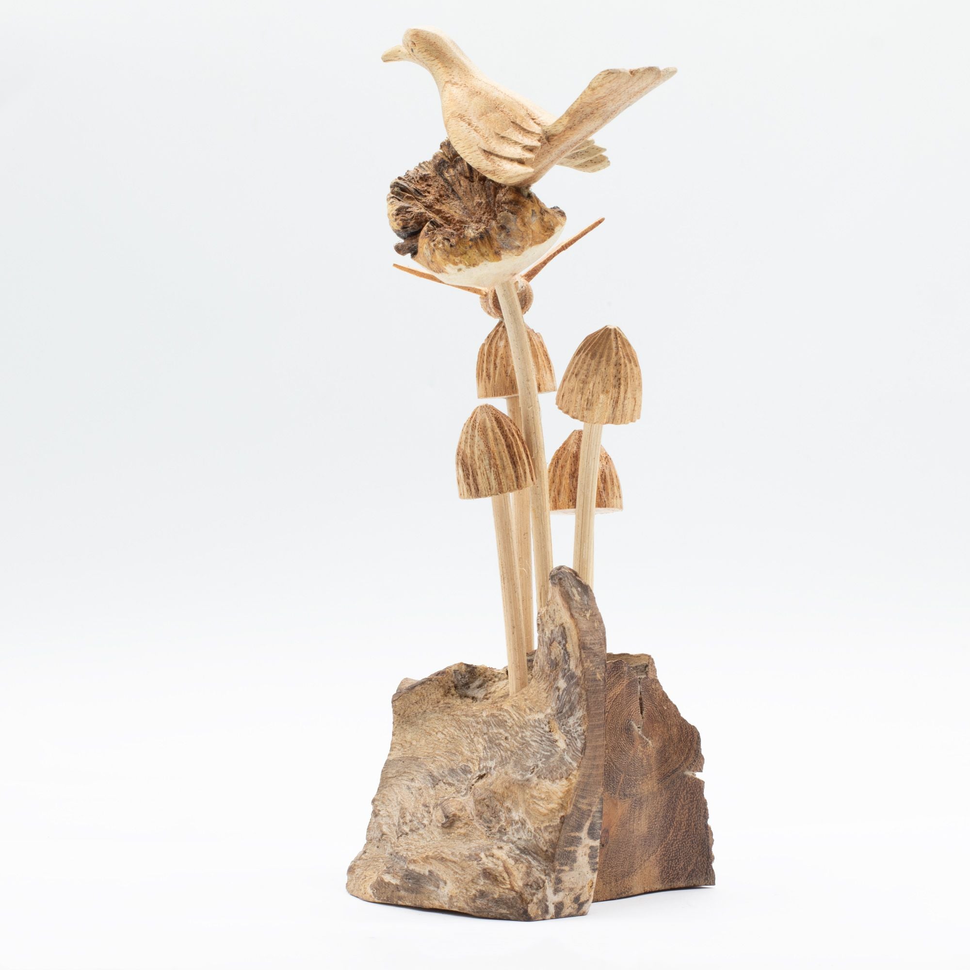 Skulptur aus Parasite-Holz