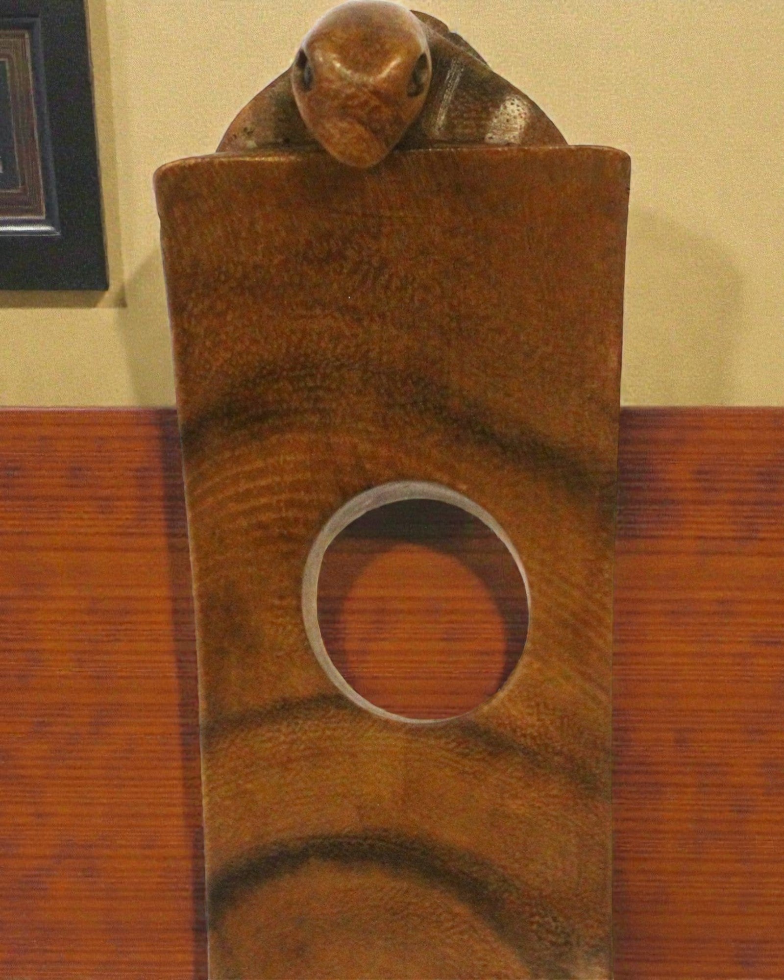 Tortu Balance – Handgeschnitzter ausbalancierter Weinhalter in Schildkrötenform