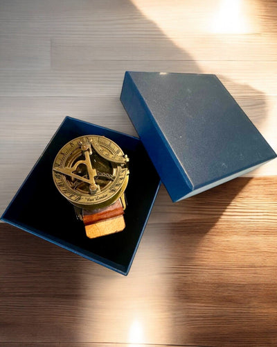 Sonnenuhr "Antiker Kompass", Armbanduhr mit Kompass, Personalisierung mit Gravur möglich