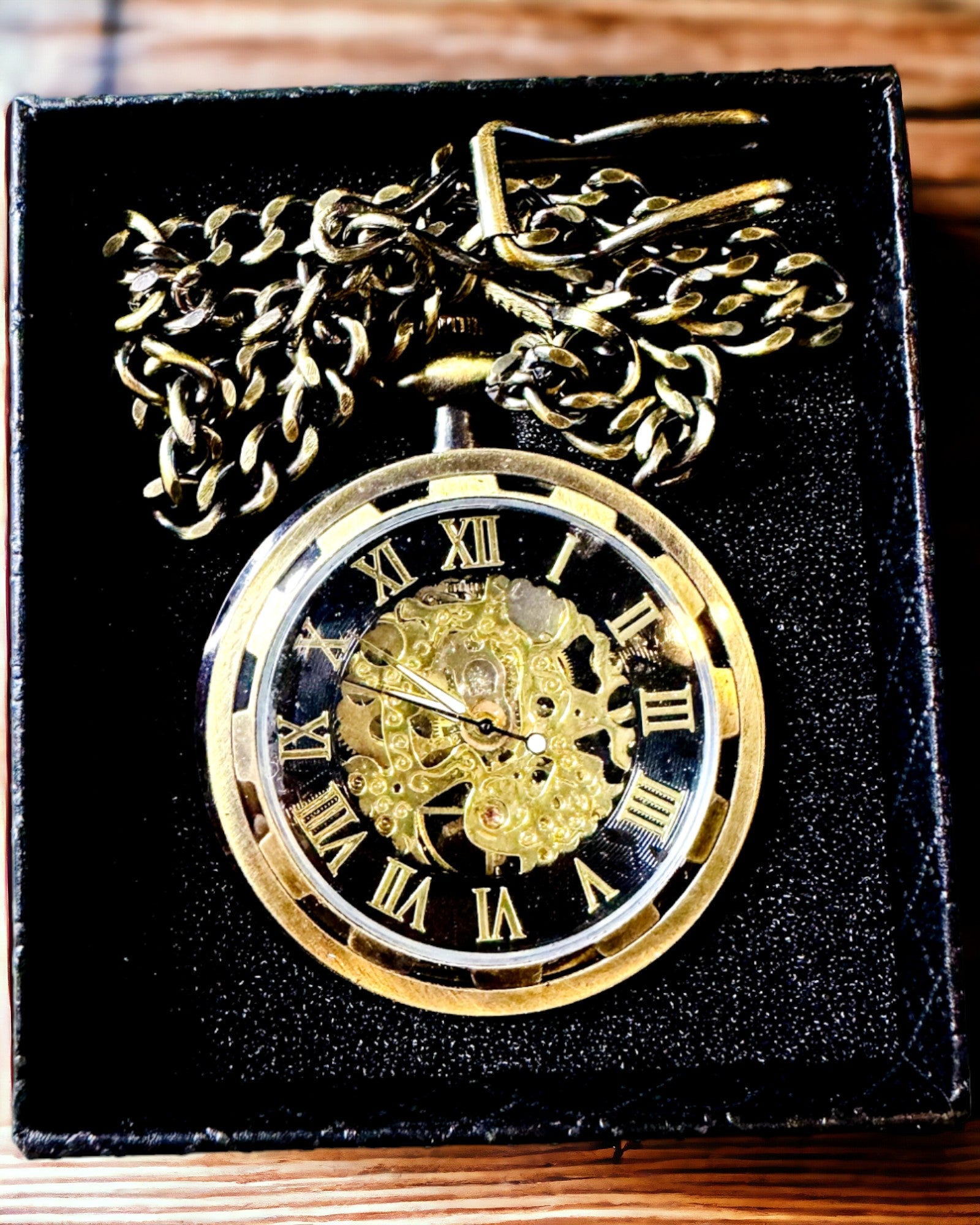Retro Taschenuhr – Mechanisch, Farbe gesprenkeltes Gold mit Schwarz, Luxuriös, Wasserdicht, Halbautomatisch, Personalisierung mit Gravur