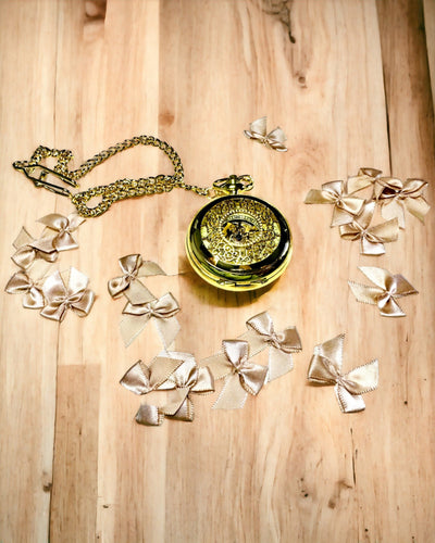 Retro Taschenuhr mit handaufgezogenem Mechanismus, goldene Farbe mit römischer Skala und leuchtendem Zifferblatt, Vintage-Stil