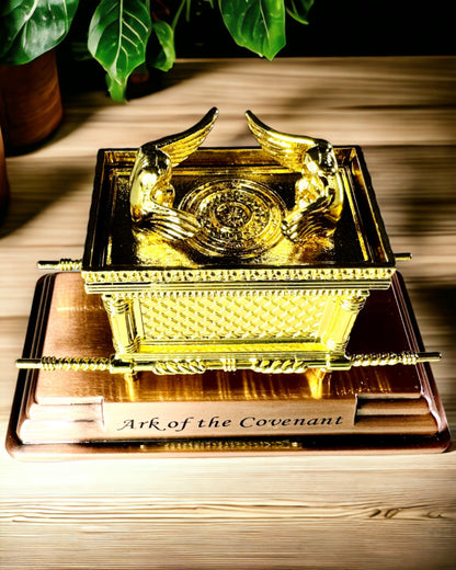 Majestätische Miniatur der Bundeslade in Goldfassung 11,2 x 5,8 x 7,3 cm - Exklusive Lade, Dekoration in Goldausführung