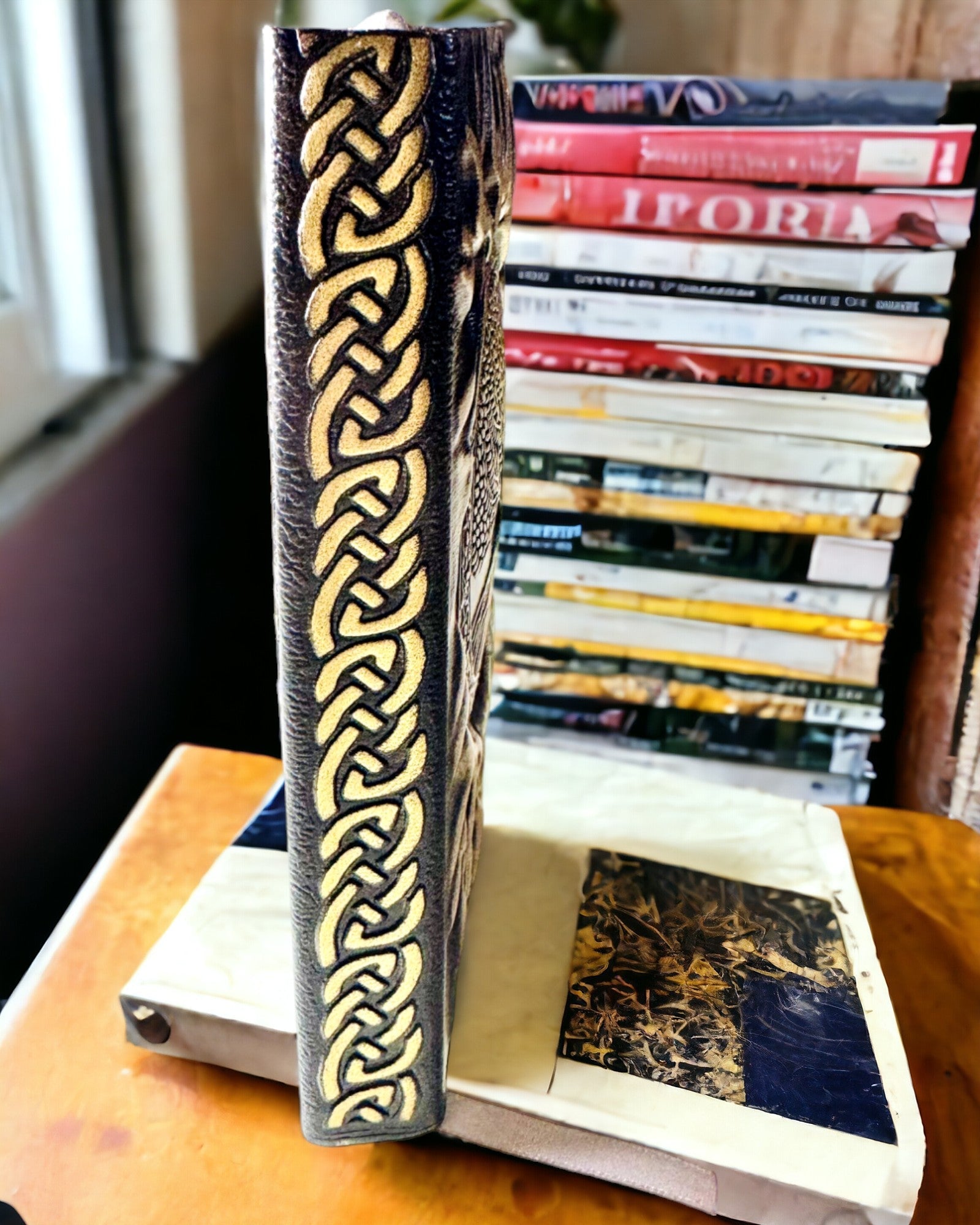 Vintage Tagebuch "Baum des Lebens" A6 - Eleganter geprägter Einband aus Kunstleder, 100 Seiten
