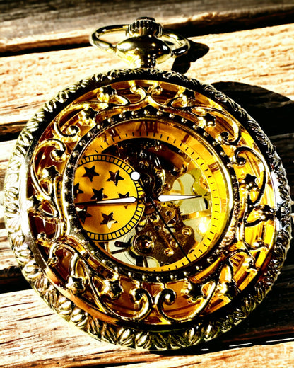 "Złoty Majestat" - Luxuriöse mechanische Taschenuhr mit transparentem Kern. Personalisierung mit Gravur
