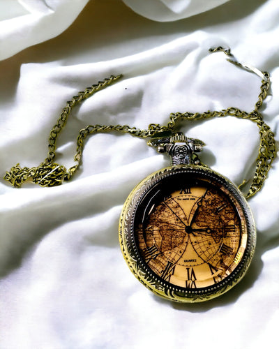 Klassische Quarztaschenuhr mit Weltkarte – Vintage-Stil Anhänger mit Kette für Sie und Ihn, Gravur