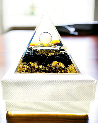 Orgonit-Pyramide mit Obsidian – Chakra-Energie-Generator, Reiki-Meditationswerkzeug mit Naturstein