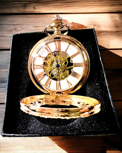 Vintage-Taschenuhr mit transparentem Zifferblatt und Skelettmechanismus