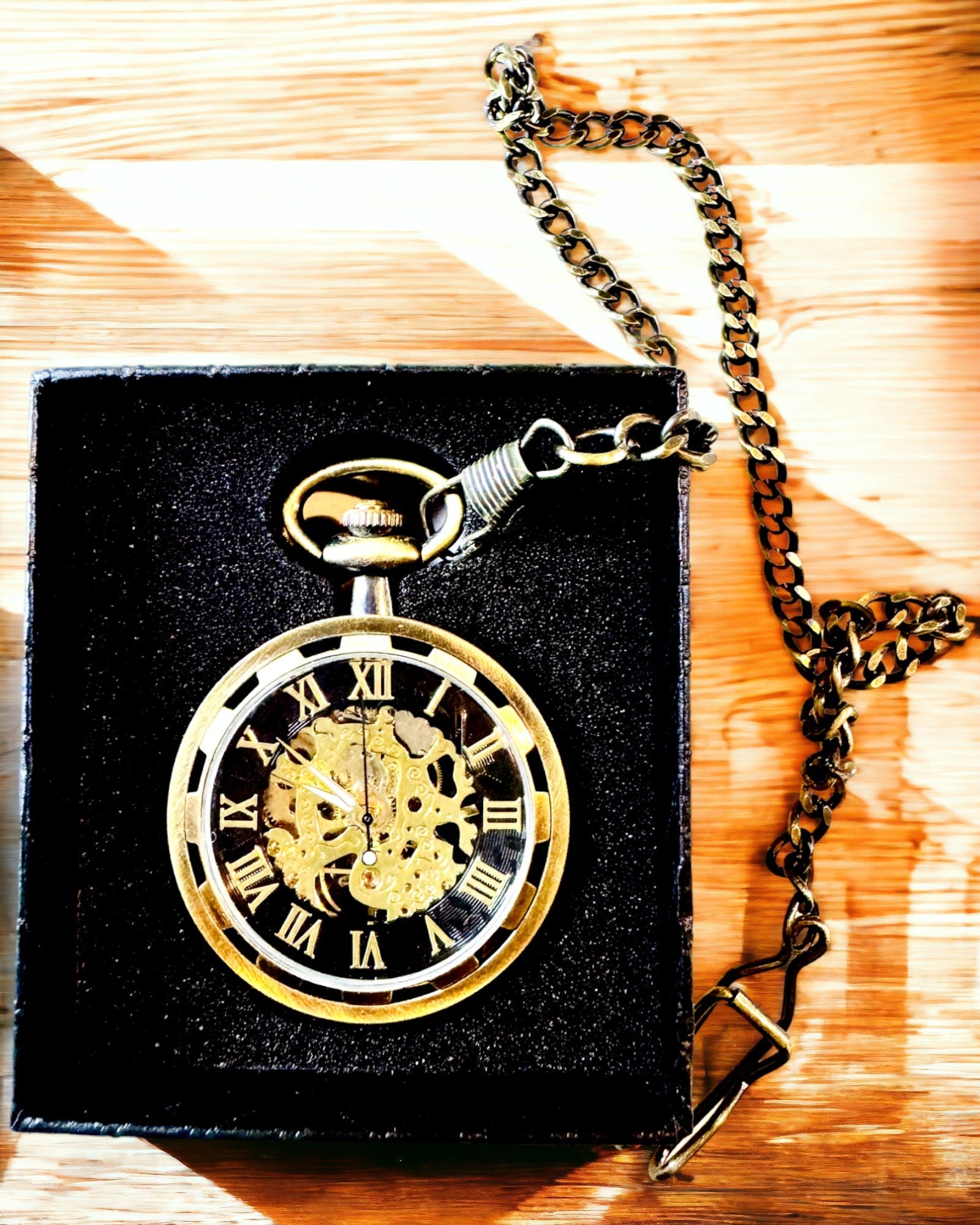 Retro Taschenuhr – Mechanisch, Farbe gesprenkeltes Gold mit Schwarz, Luxuriös, Wasserdicht, Halbautomatisch, Personalisierung mit Gravur