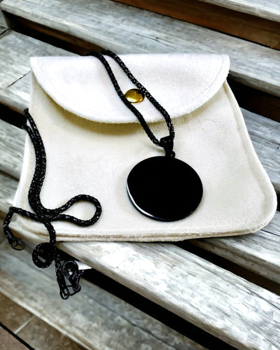 Anhänger "Urban Elegance" – Runder Medaillon aus Edelstahl in Zwei Farben mit Personalisierungsmöglichkeit