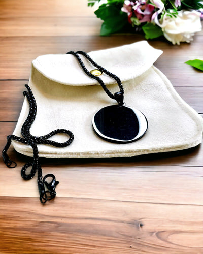 Anhänger "Urban Elegance" – Runder Medaillon aus Edelstahl in Zwei Farben mit Personalisierungsmöglichkeit