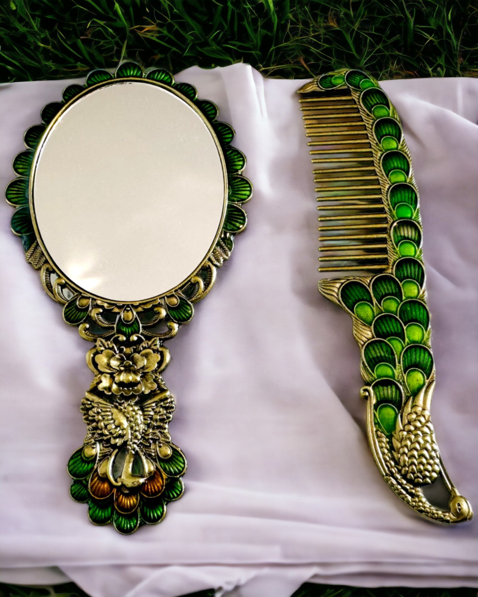 Vintage-Set mit Spiegel und Kamm im Pfauenmotiv - Dekorative Kosmetikaccessoires